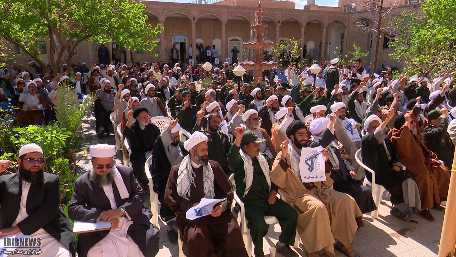 تجمع طلاب  و روحانیون بیرجند در حمایت از سپاه