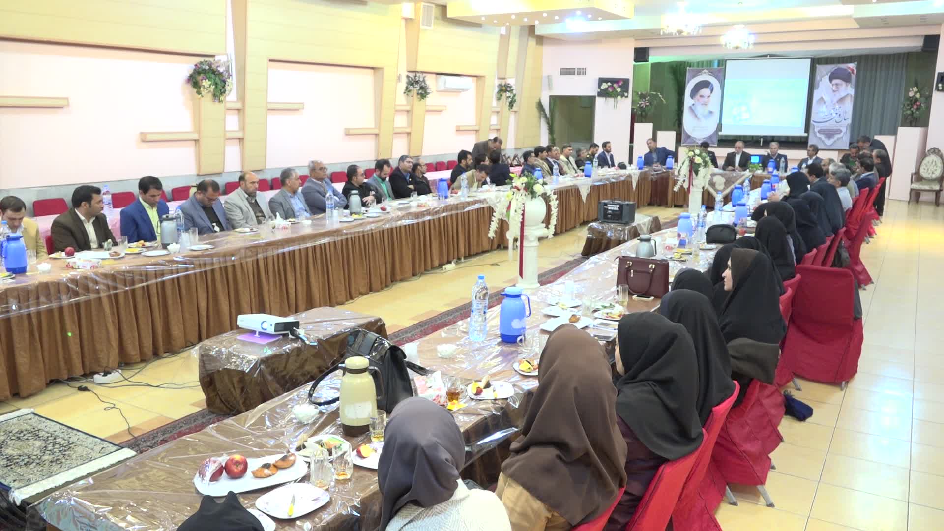 تجلیل از پژوهشگران برتر خراسان جنوبی تجلیل از پژوهشگران برتر خراسان جنوبی