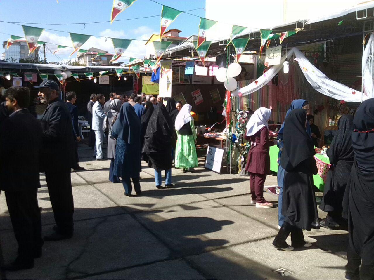 برپایی نمایشگاه توانمندی های دانش آموزان غرب گیلان در تالش