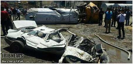 نجات معجزه آسای راننده محبوس درپراید در برخورد با تانکر آب نجات معجزه آسای راننده محبوس درپراید در برخورد با تانکر آب