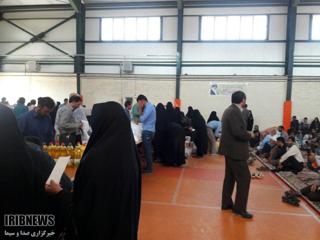 اهدای بیش از هزار سبد کالا به نیازمندان طبسی