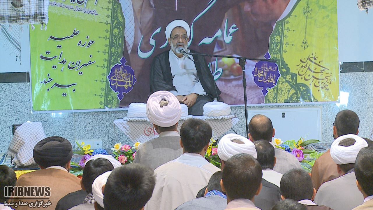 طلاب باید دانش خود را بروز کنند