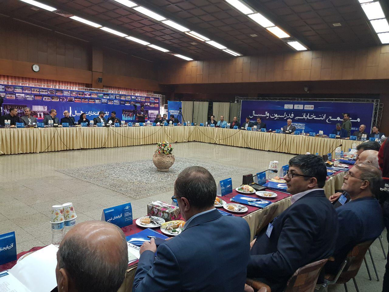 گریه رئیس سابق و خنده های رئیس جدید بلندقامتان