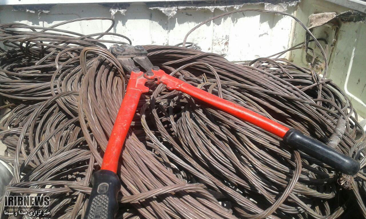 دستگیری سارقان کابل‌های توزیع برق و منازل در مهاباد