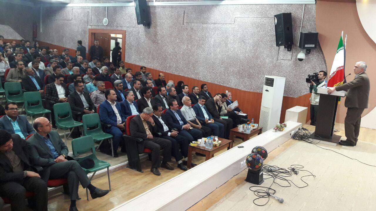 تجلیل از تلاشگران جبهه اقتصادی