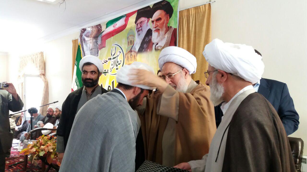 عمامه گذاری 32 طلبه در تبریز عمامه گذاری 32 طلبه در تبریز