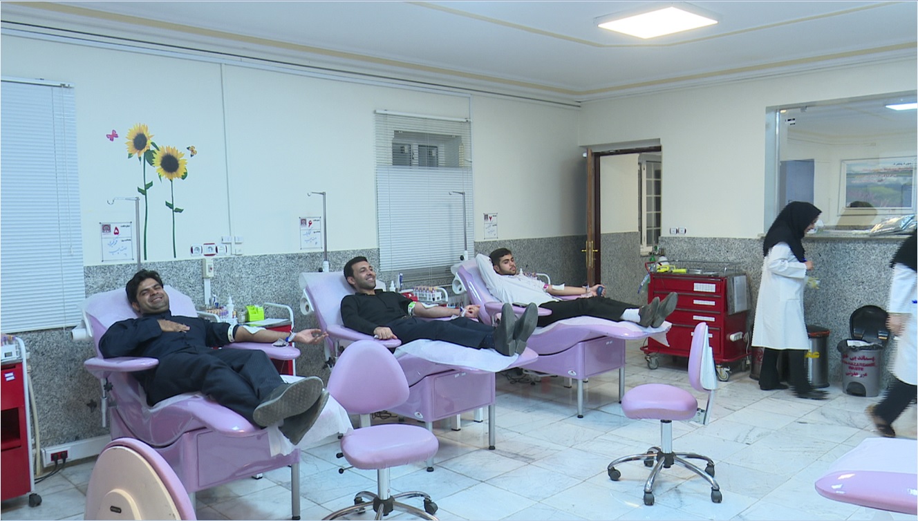 اهداء 372 واحد خون در دومین شب قدر