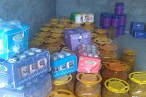 کشف بیش از ۲تن ترشی فاسد و دو هزار بسته پنیر پیتزای تاریخ گذشته