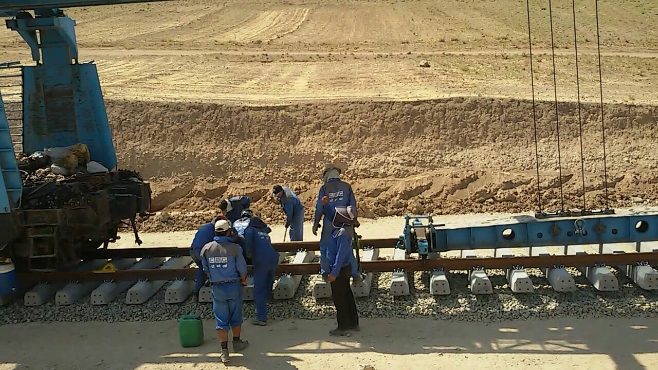 صدای پای قطار در گوش کنگاوری ها