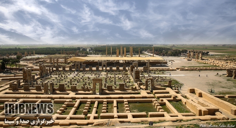 کشف یک دریچه اصلی آبراه دوره هخامنشی در تختجمشید کشف یک دریچه اصلی آبراه دوره هخامنشی در تختجمشید