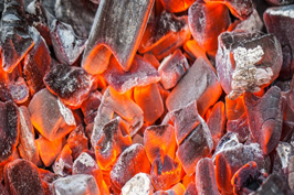 تخریب هشت حلقه چاه غیر مجاز تولید زغال در نجف آباد