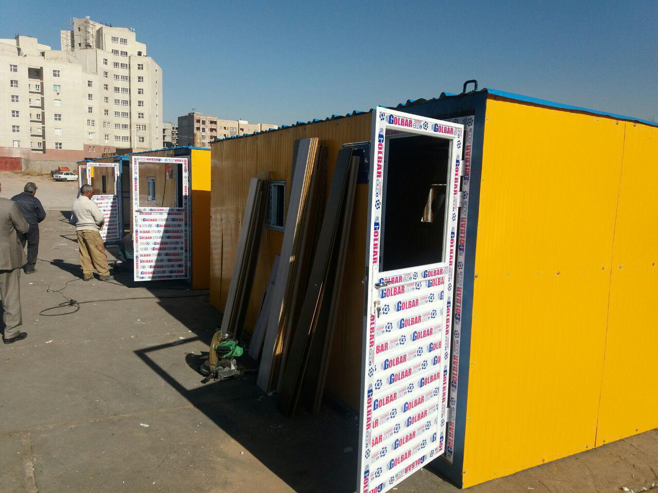 اهدای کانکس به زلزله زدگان کرمانشاه به همت خیر کرمانی