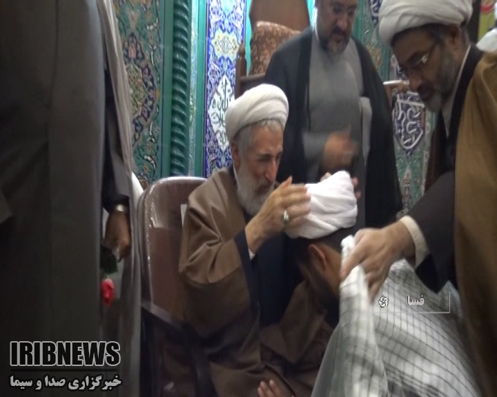 زینت یافتن طلاب فسا به لباس روحانیت