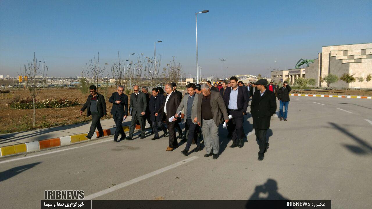 وعده غیر واقعی از پیمانکاران پروژه راه آهن نمیپذیرم وعده غیر واقعی از پیمانکاران پروژه راه آهن نمیپذیرم