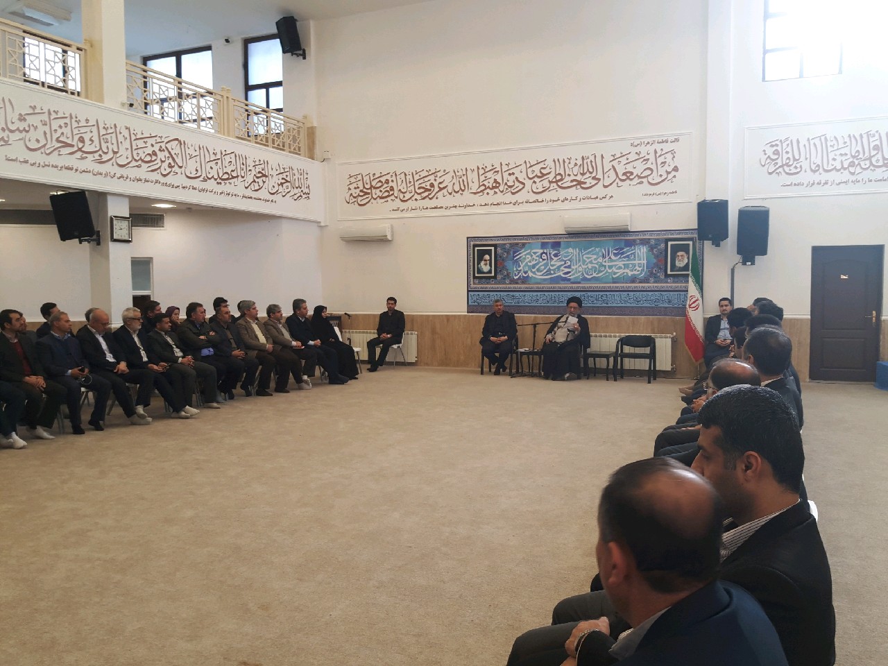 دیدار شهرداران استان و روسای شوراهای اسلامی شهرها با نماینده ولی فقیه در استان دیدار شهرداران استان و روسای شوراهای اسلامی شهرها با نماینده ولی فقیه در استان