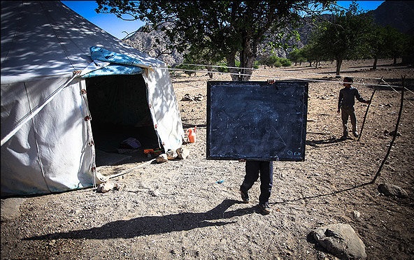 تامین چادر برای مدارس عشایری خوزستان