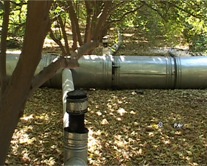 نصب بخاری برای جلوگیری از سرمازدگی در باغهای جهرم نصب بخاری برای جلوگیری از سرمازدگی در باغهای جهرم