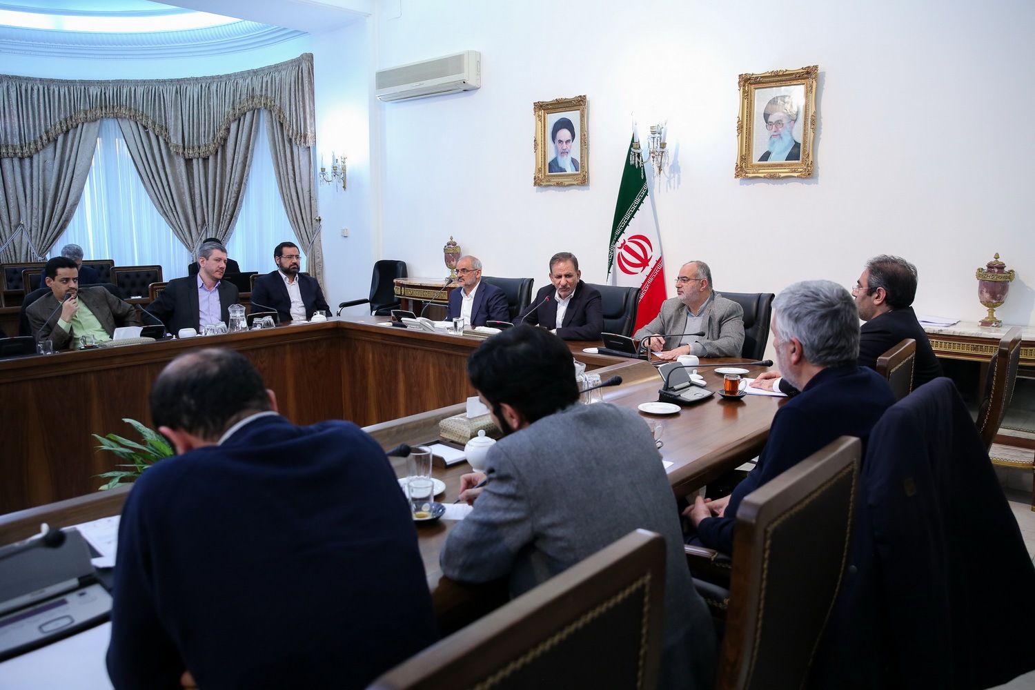 عزم دولت بر حل مشکلات کشور با کمک جوانان است