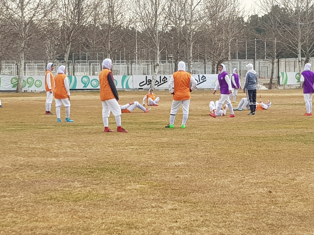 دعوت دختر فوتبالیست اصفهانی به اردو