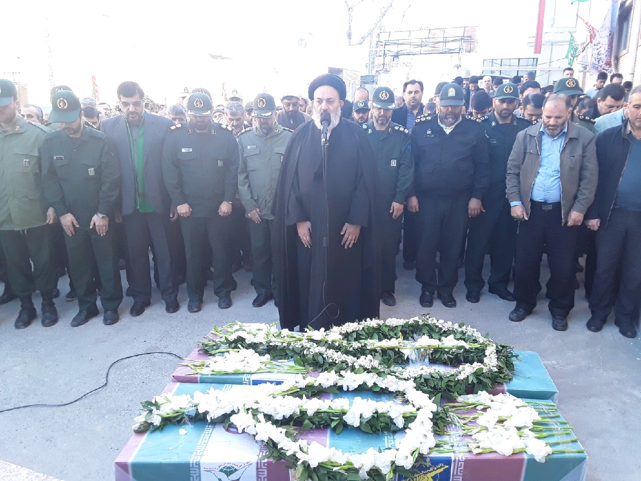 برگزاری مراسم بدرقه و خاکسپاری شهدای گمنام برگزاری مراسم بدرقه و خاکسپاری شهدای گمنام