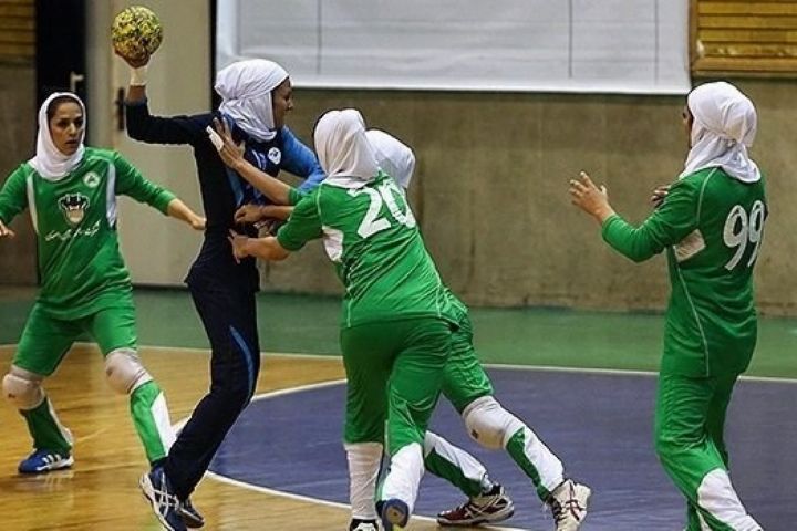 هندبالیست‌های لارستانی روی خط پیروزی