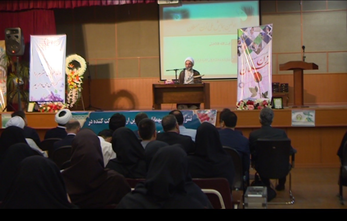 نخستین همایش کشوری زن مسلمان دررشت برگزارشد.