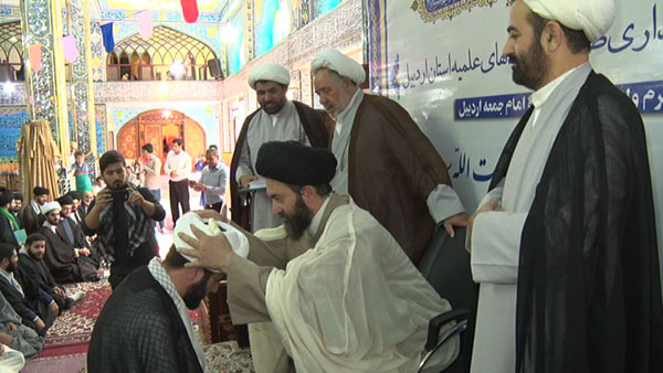 مراسم عمامه گذاری طلاب در اردبیل