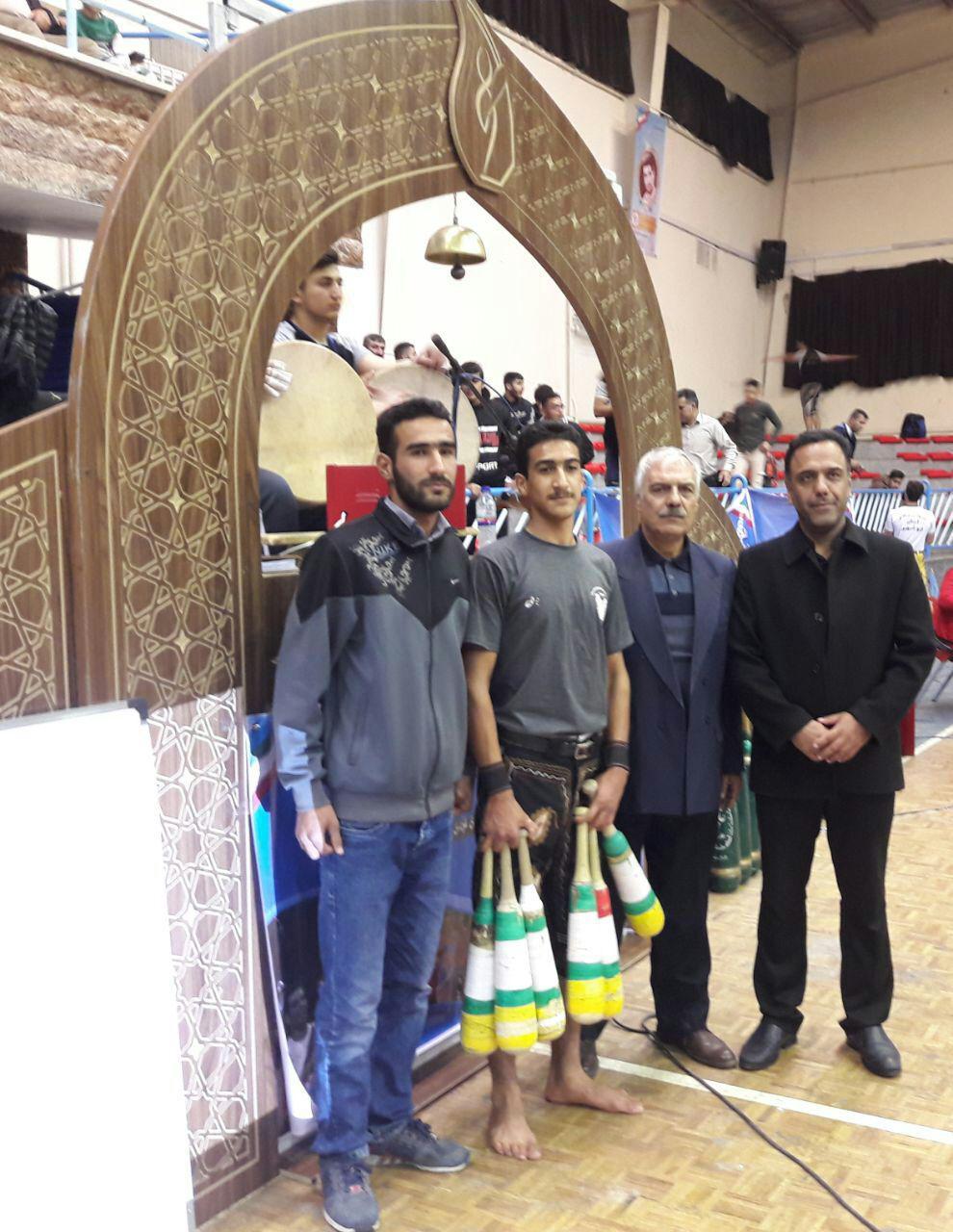 مدال طلای کشور بر گردن باستانی کار جوان شاهرودی مدال طلای کشور بر گردن باستانی کار جوان شاهرودی