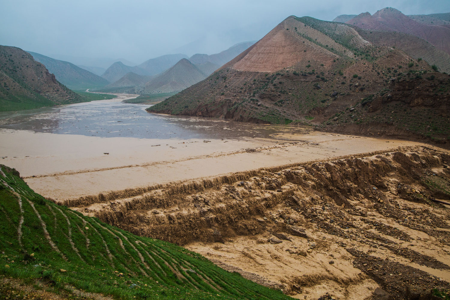 قطع راه ارتباطی 11 روستا و تعطیلی 6 مدرسه در شهرستان کلات