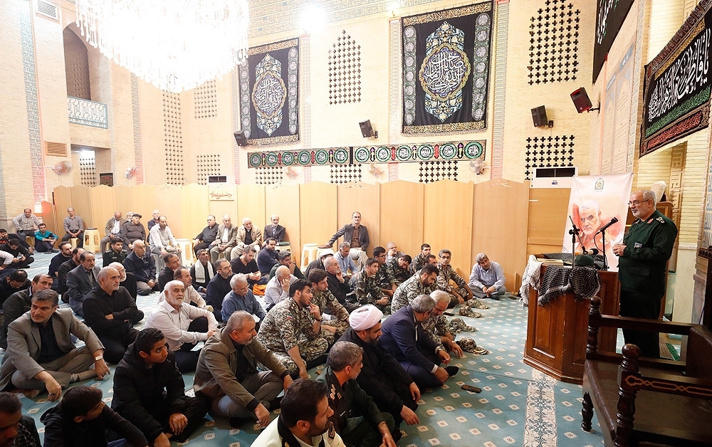 بزرگداشت هجدهمین سالروز ورود شهدای گمنام به کیش بزرگداشت هجدهمین سالروز ورود شهدای گمنام به کیش