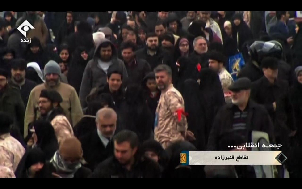 روايت تصویری از حضور عظیم مردم در مصلی تهران روايت تصویری از حضور عظیم مردم در مصلی تهران