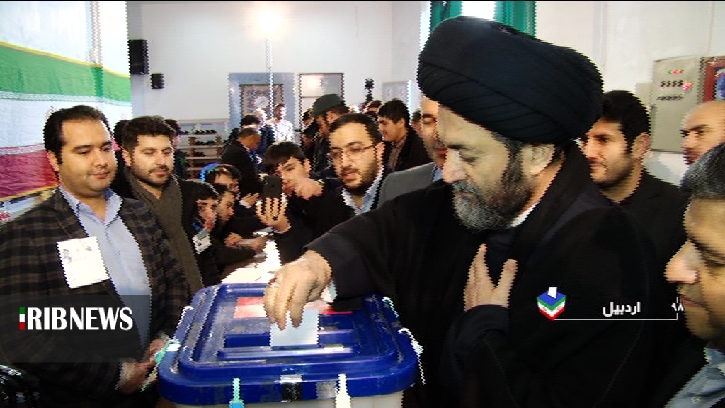 در شرایط فعلی بهترین راه حل داشتن مجلسی فعال و شایسته است