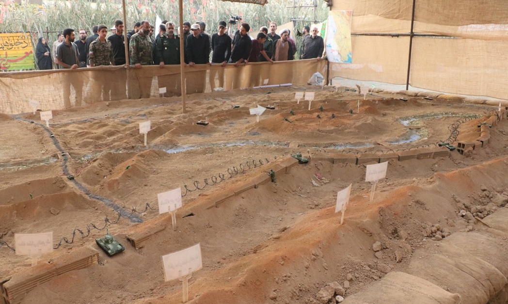 نمایشگاه در امتداد عاشورا روایتی از سالهای دفاع مقدس