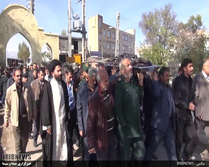 تشییع پیکر پدر شهید عمران همرنگ تشییع پیکر پدر شهید عمران همرنگ