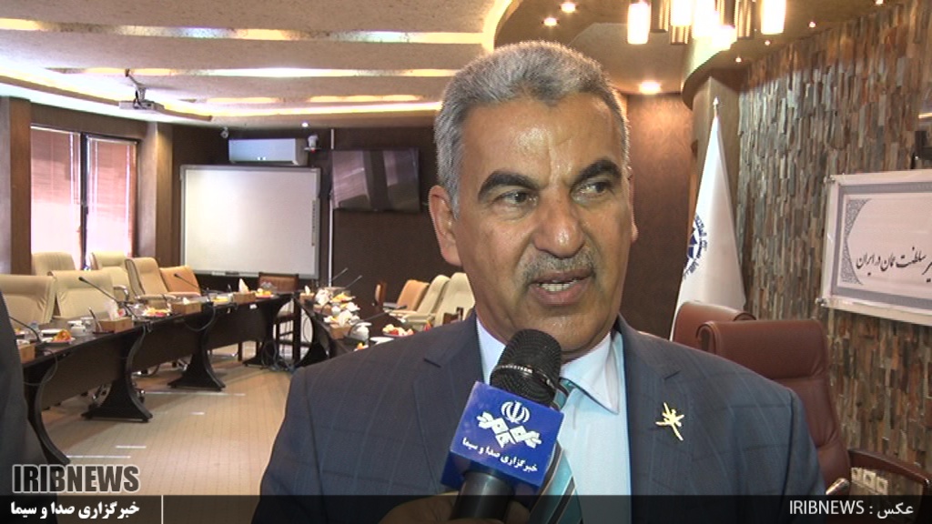 نشست فعالان اقتصادی استان با سفیر عمان