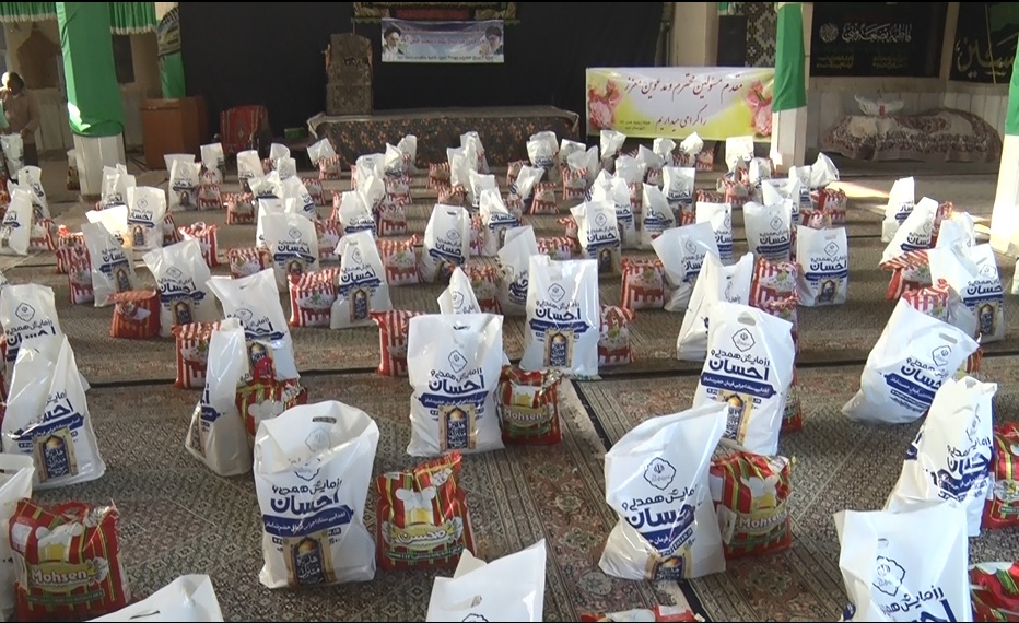 توزیع ۱۳۰ بسته معیشتی در میبد توزیع ۱۳۰ بسته معیشتی در میبد