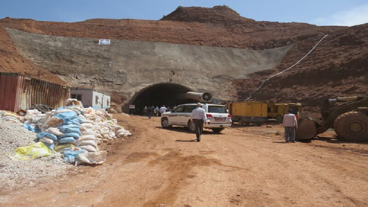 بازدید فرمانده قرارگاه خاتم الانبیا از جاده قزوین- الموت- تنکابن