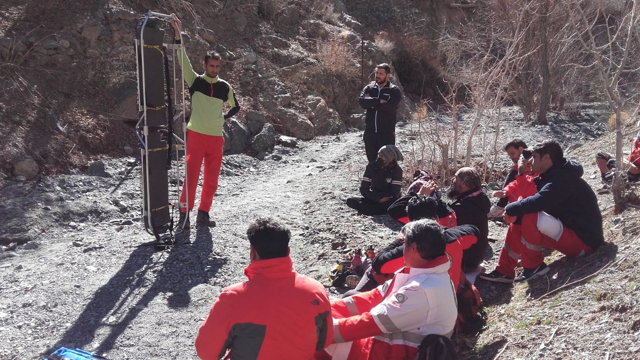 برگزاری دوره تخصصی جستجو و نجات کوهستان در بیرجند