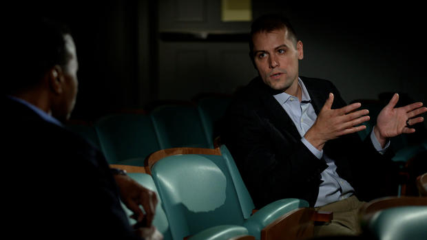 ادعای افسر سابق نیروی دریایی آمریکا درباره یوفوها! ادعای افسر سابق نیروی دریایی آمریکا درباره یوفوها!