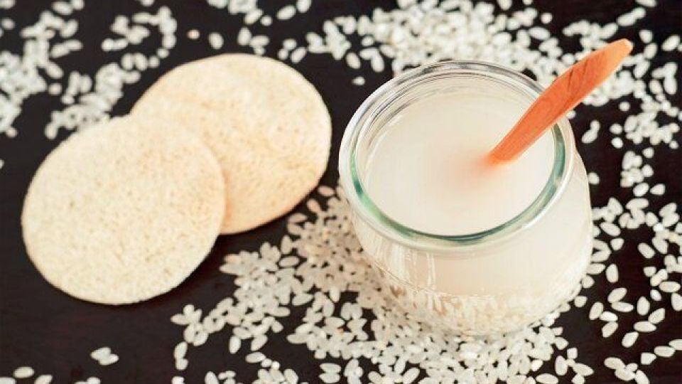 آب برنج برای پوست مفید است؟ آب برنج برای پوست مفید است؟