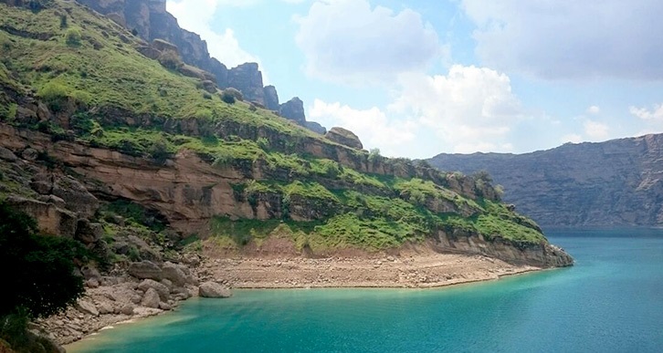 شَهیون ، دریاچه ای آرام و بی موج در دل زاگرس + عکس