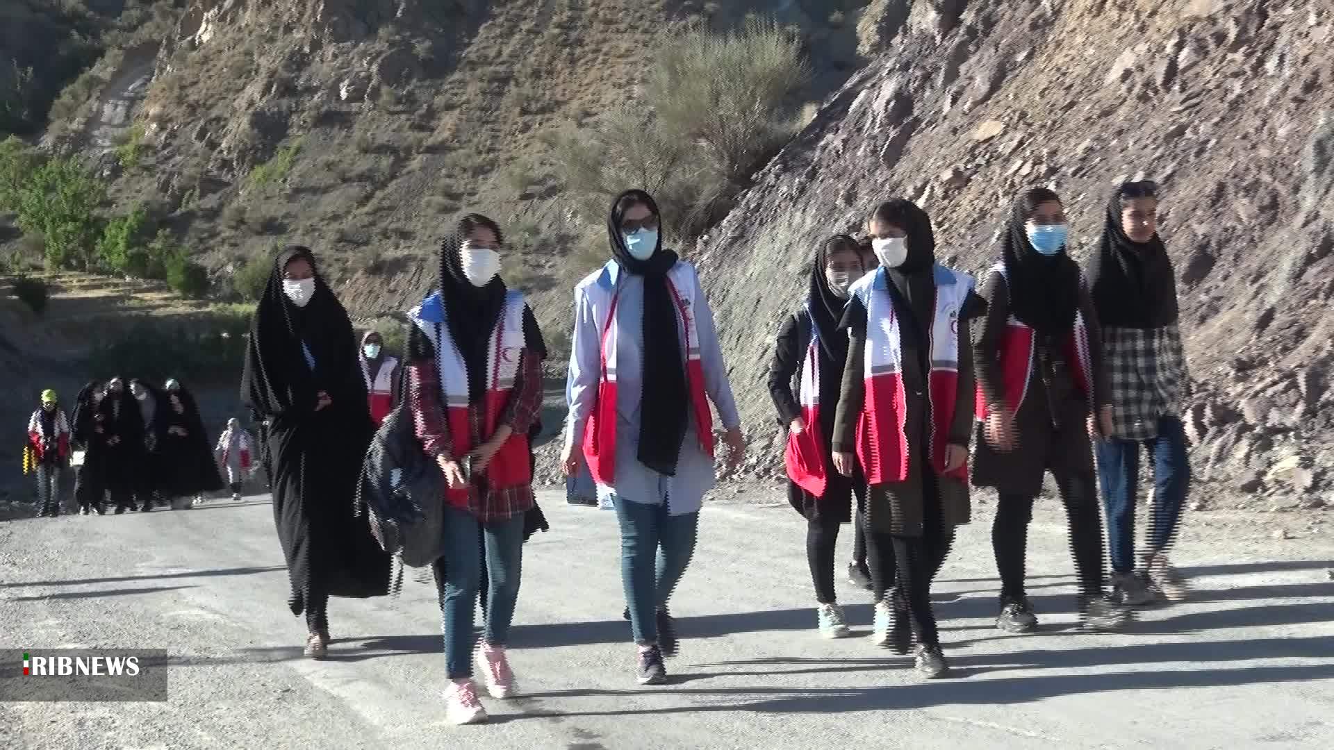 همایش پیاده روی ۵۰ تن از خواهران هلال احمر خراسان جنوبی