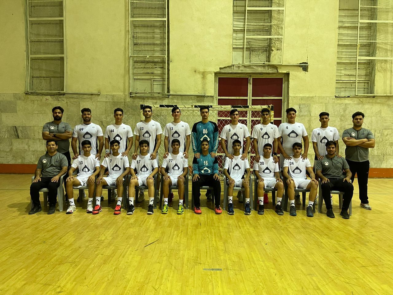 حضور تیم هندبال جوانان زغالسنگ طبس در مسابقات جوانان باشگاه‌های کشور