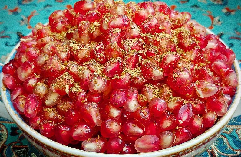 یک اناربخوری انگار 11 عدد میوه خوردی یک اناربخوری انگار 11 عدد میوه خوردی