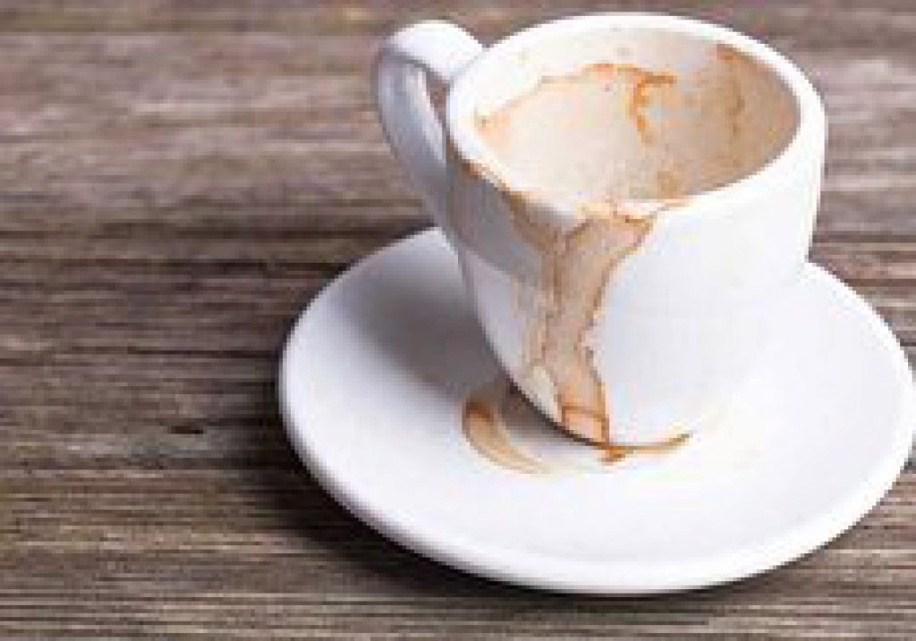 از بین بردن لکه چای از روی سطوح مختلف