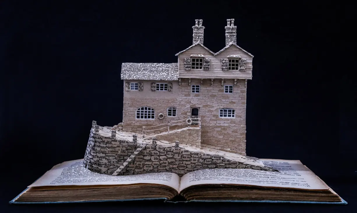 مجسمههایی شگفتانگیز از جنس صفحات کتاب مجسمههایی شگفتانگیز از جنس صفحات کتاب