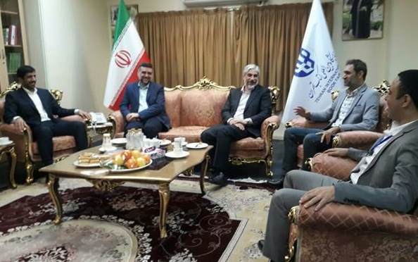 آمادگی ایران ، قطر و عمان برای ترجمه آثار منتخب به زبان عربی و فارسی