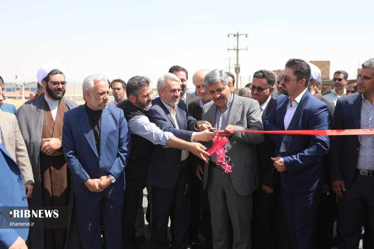 افتتاح ۱۰ کیلومتر راه دسترسی معادن در قروه با حضور وزیر صمت افتتاح ۱۰ کیلومتر راه دسترسی معادن در قروه با حضور وزیر صمت