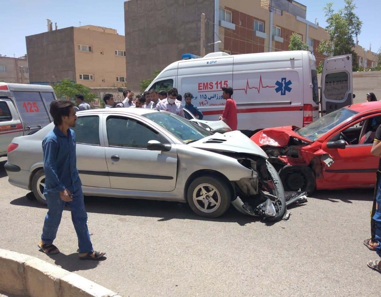 ۹ مصدوم در تصادف درون شهری در مهرشهر بیرجند