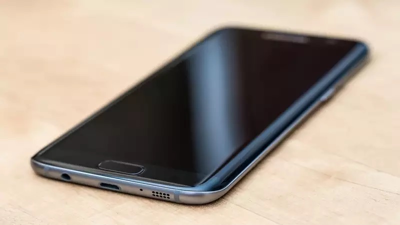 با این ۵ عادت گوشی خود را خراب میکنید! با این ۵ عادت گوشی خود را خراب میکنید!